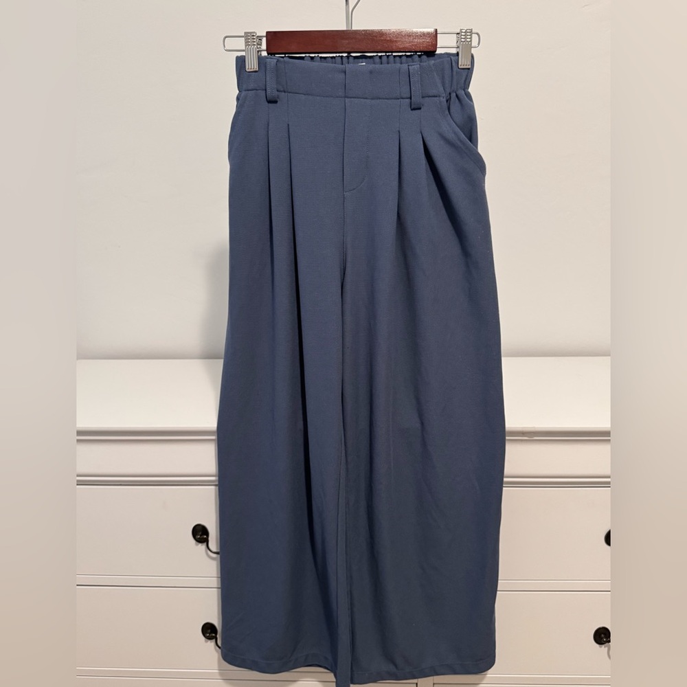 Halara Pleated Culotte Pants XS Petite – Slate Blue, Pockets